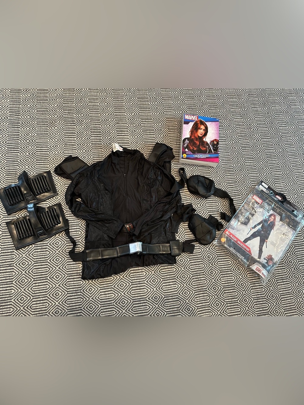Marvel Studios Collection Women Costume Civil War Black Widow Adult Size S + Wig